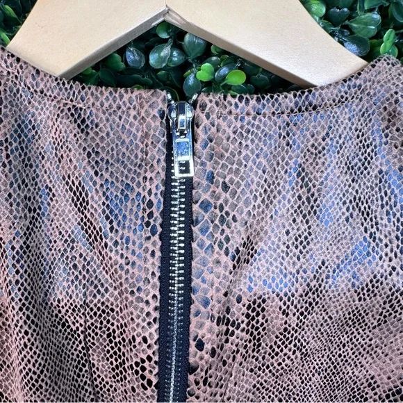 Brown snake print shoulder pad bodysuit nwt - Picture 5 of 6
